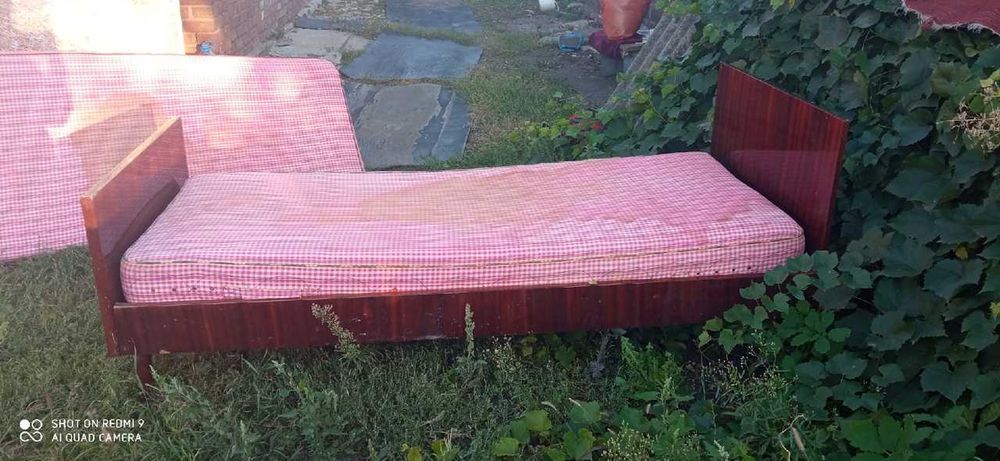 Продам кровать с матрасом
