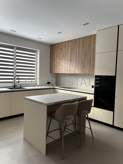 Довгострокова Оренда таунхауса в Таунхаус Village