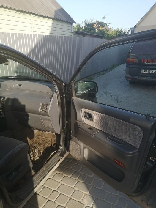 Мітцубісі спейсвагон