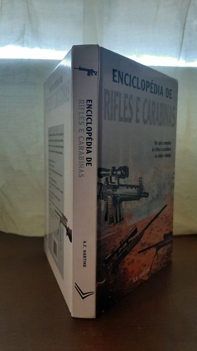 Livro de rifles e carabinas
