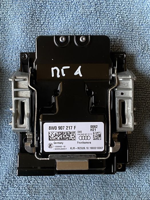 Камера в лобове фронтальна асистена водія audi a4 a5 b9 q5 рестайлінг