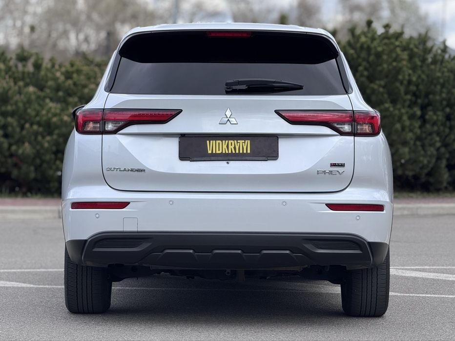 Mitsubishi Outlander EV, 2023 року, 2.4 плагін-гібрид автомат 4wd 34км