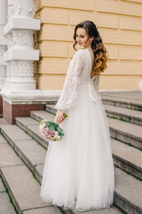 Продам весільну сукню