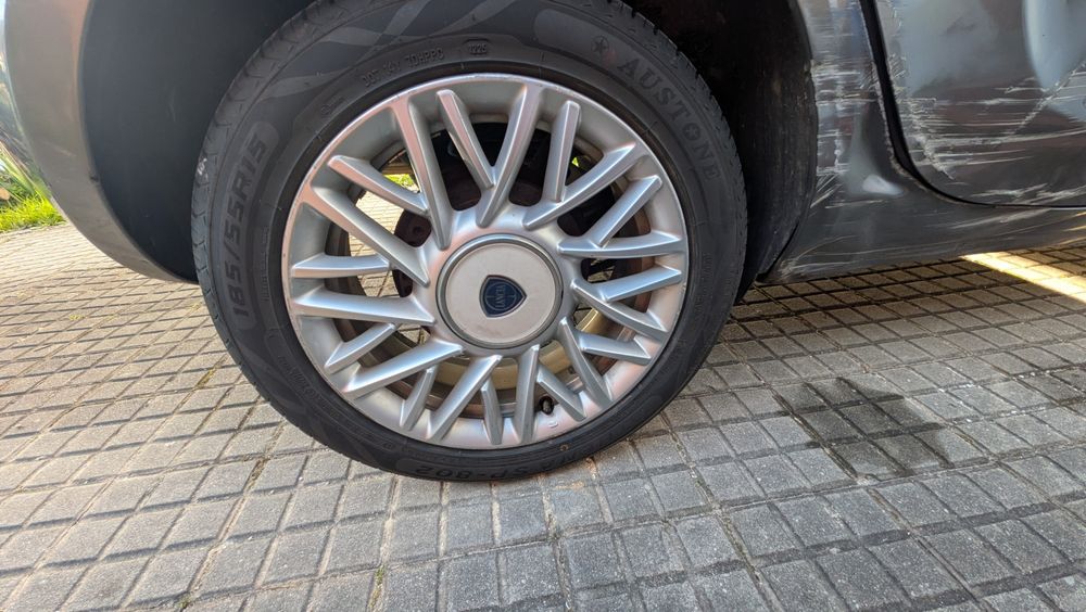 Lancia Ypsilon 1.2 (2014) - Impecável de Mecânica e Interiores