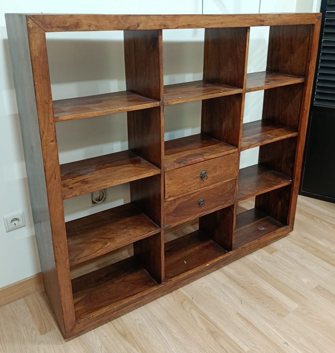 Conjunto secretária e estante em Teca