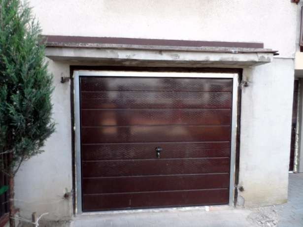 Brama garażowa Brama uchylna BRAMA NA WYMIAR Bramy garażowe do muru