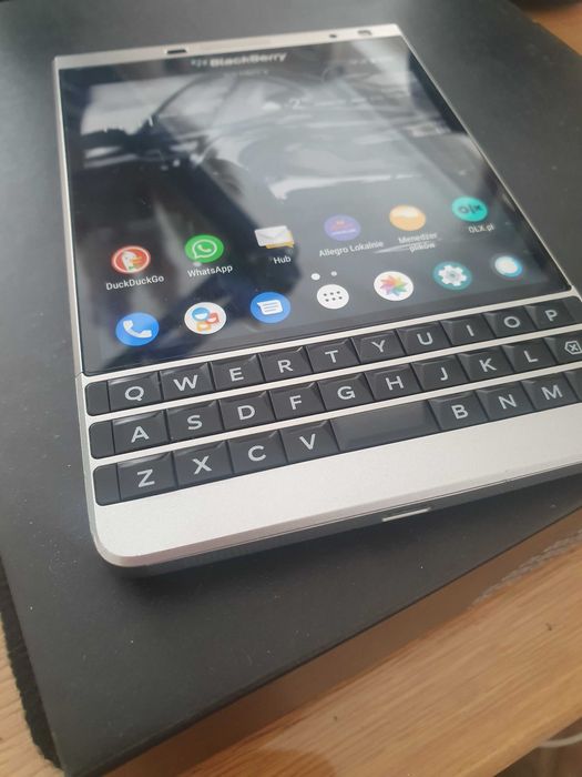 .: Legendarny BlackBerry PASSPORT Silver Edition ANDROID 11- qwerty :.