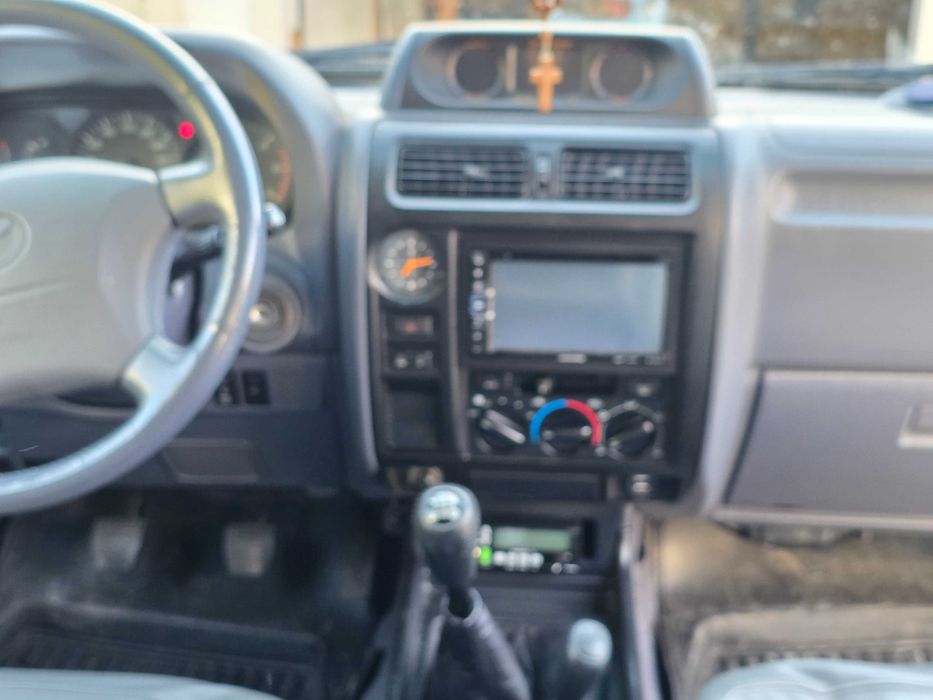Toyota land cruiser kjz 8 lugares
