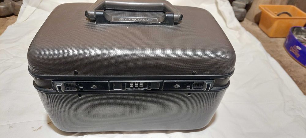 Kuferek kosmetyczny -okazja