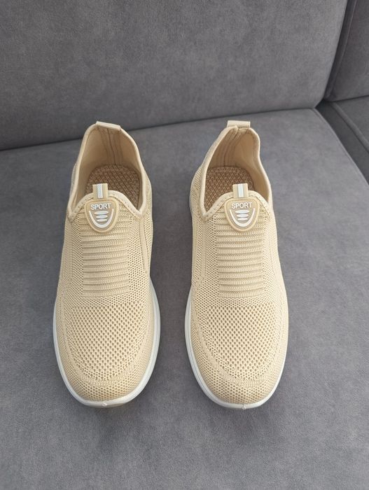 Buty wsuwane 39 Nowe