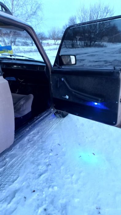 ВАЗ 2104. Деталі по телефону.