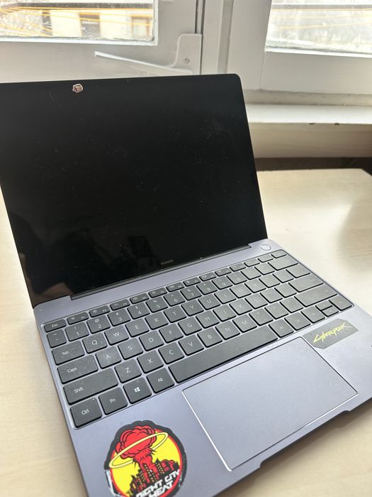 Laptop huwawei 13 8/512
