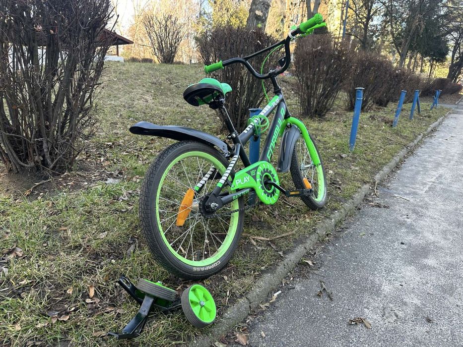 Sprzedam rower dziecięcy. W zestawie kask rowerowy gratis.