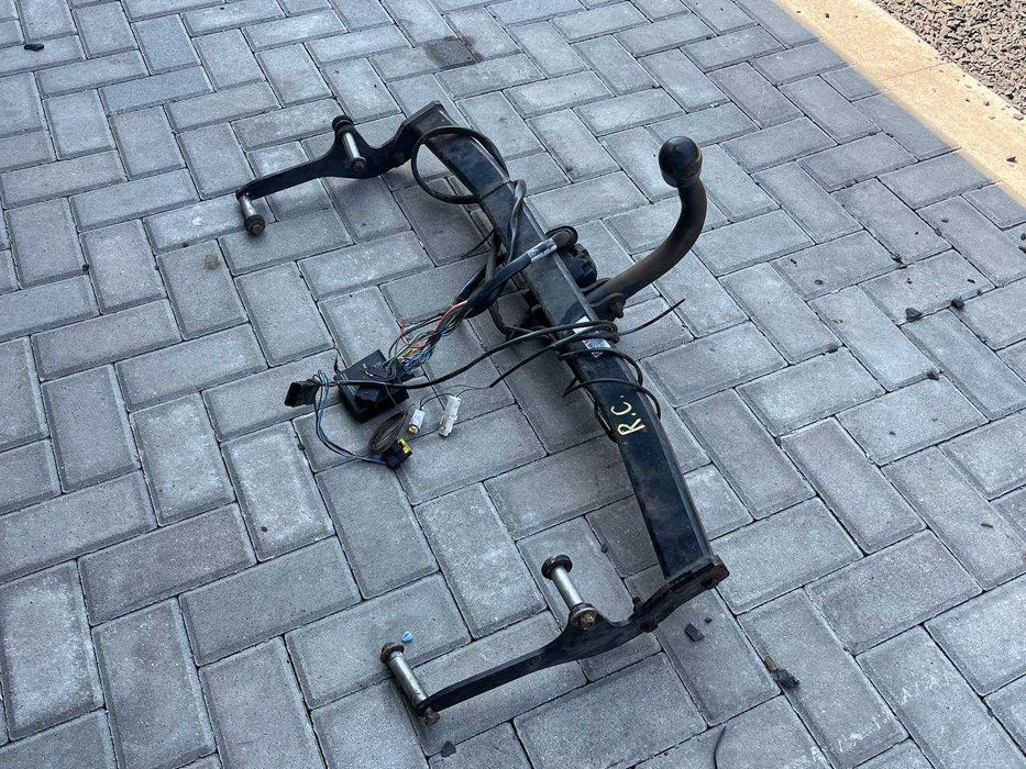 фаркоп оригінальний Renault Clio 3 хетчбек