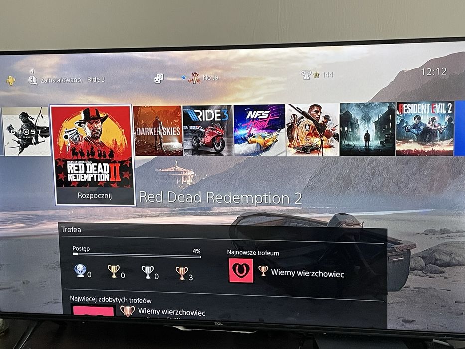 Sprzedam ps 4 slim 2 pady