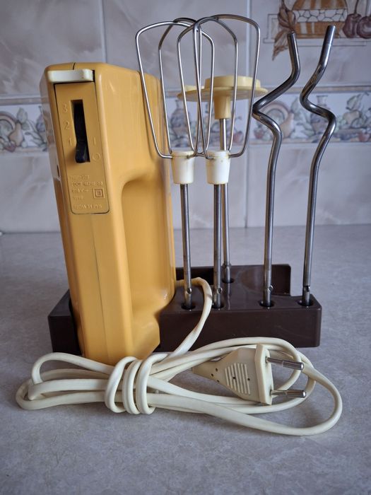 Продам ручний міксер у робочому стані дешево.