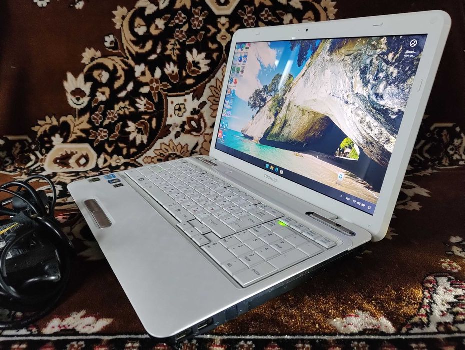 Toshiba L755, NVIDIA GT 525M-1GB/12GB/SSD 256GB