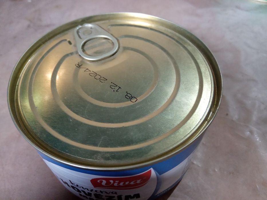 Продам консервы свинина, яловичина тушкована, килька.