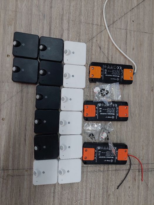 Deli 2 oświetlenie do szaf