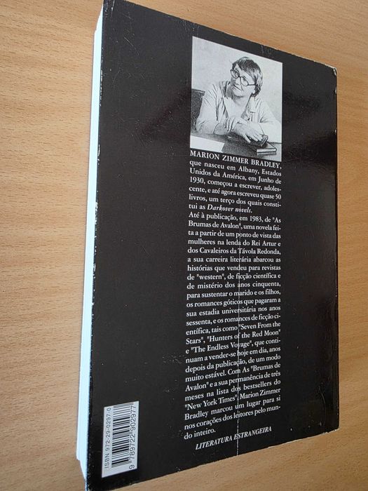 Livro "A Casa da Floresta" de Marion Zimmer Bradley