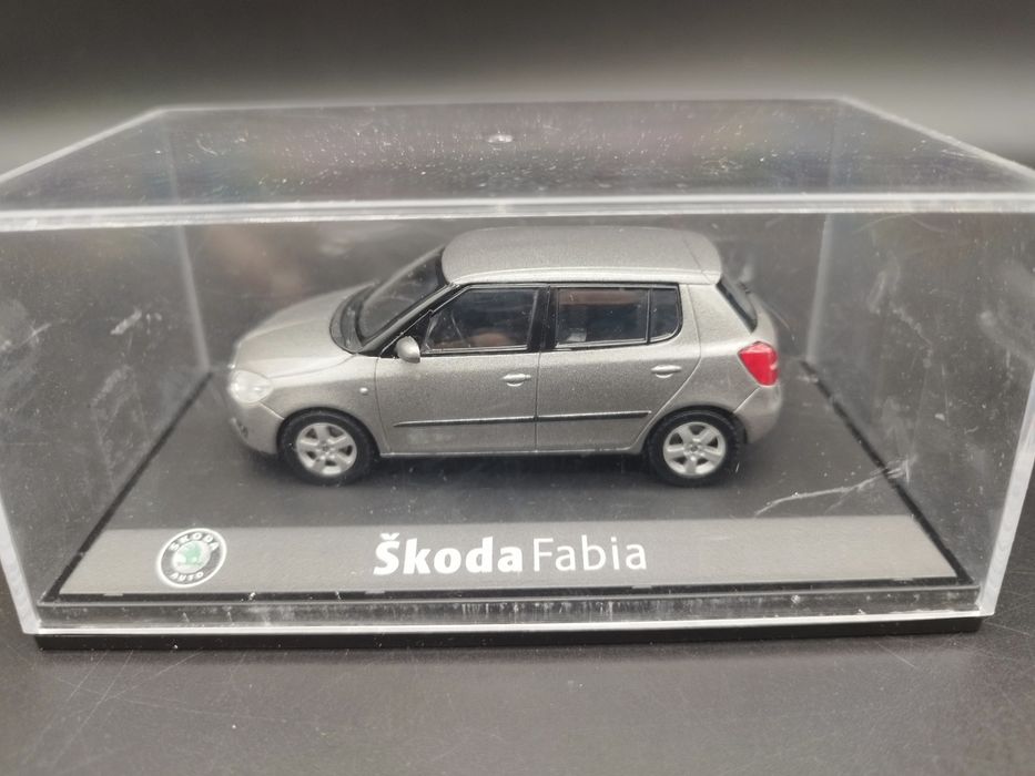1:43 Abrex  Skoda Fabia II   (2006) - Srebrny Brilliant Metallic