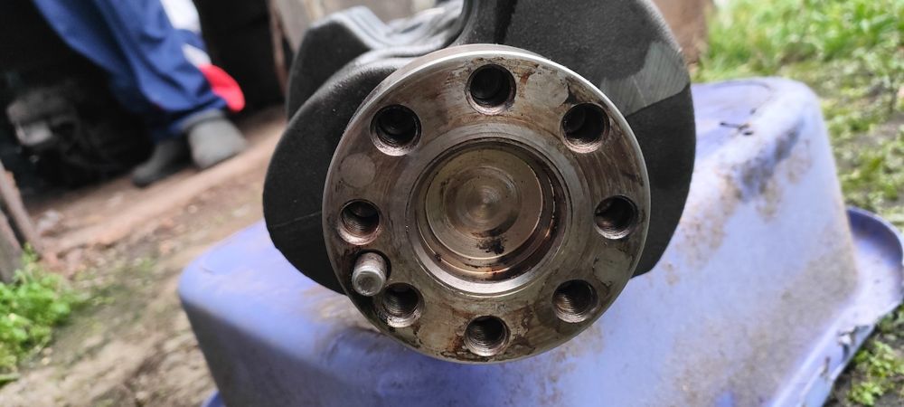 Колінвал на Кіа Соренто 2,5 tdi