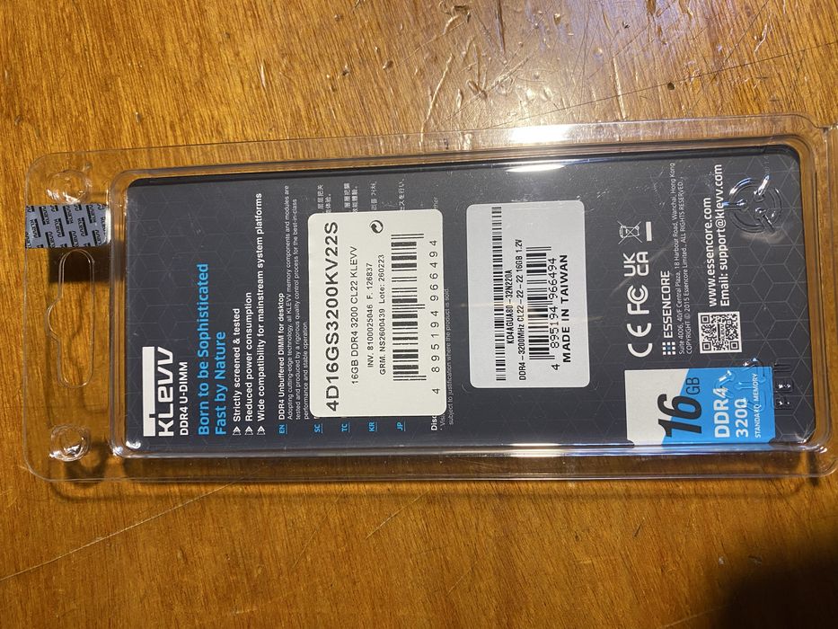 Memoria RAM 16GB DDR4 3200 Klevv - Nova - embalagem selada