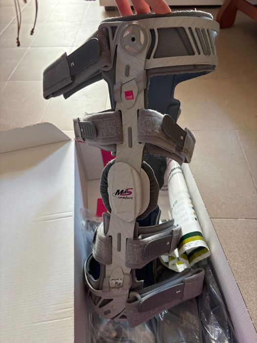Joelheira para Artrose no Joelho Avançada - Medi M.4s OA Comfort