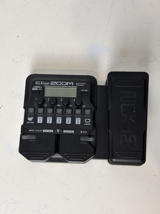 Pedal Zoom G1X FOUR