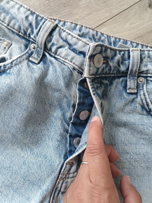 Jeansy boyfriend  dziurami  H&M r 36