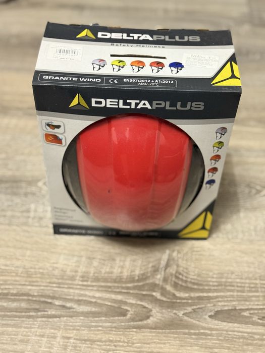 Каска DELTA PLUS защитная новая