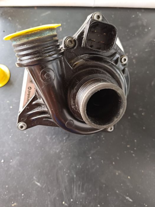 Продам електропомпу водяную на BMW X5 E70 (2007-2013)