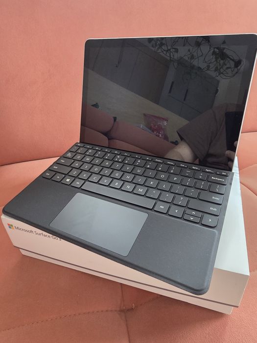 Tablet laptop 2w1 Microsoft Surface Go 3 64GB 4GB RAM, rysik