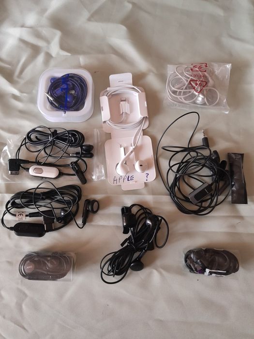 Auscultadores, calculadoras, armações oculos