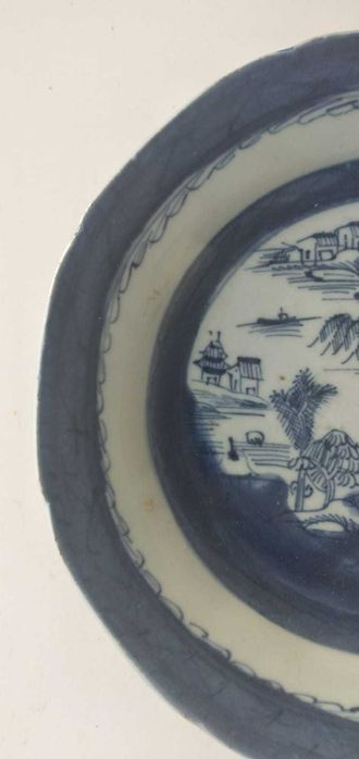 Prato Porcelana china Azul e Branco Período Jiaking (Séc.XVIII)