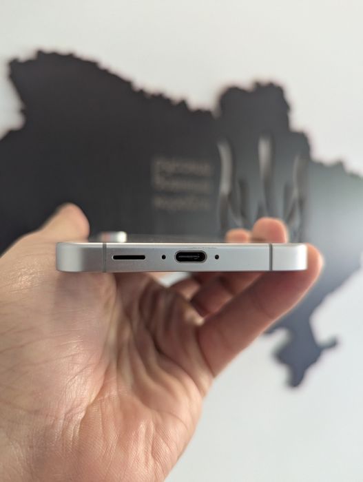 Samsung s24 Fe White 128gb. Гарний стан