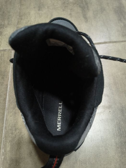 Продам ботинки зимні Merrell