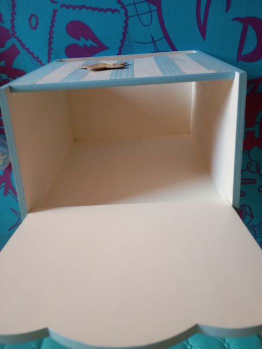 Vendo caixa de arrumação de fraldas