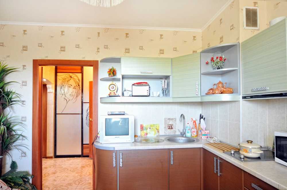 Погодинно, подобово - 3 поверх Маяковського 1 В у парка, для 5 людей!