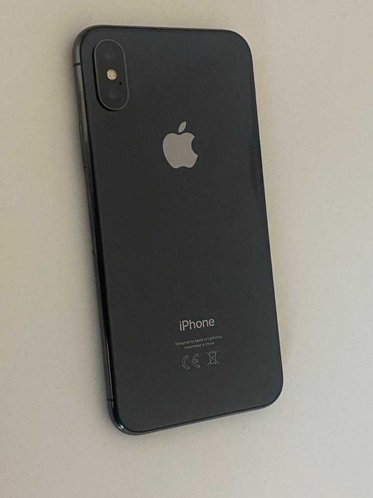 iPhone X 64Gb bateria 83%.
