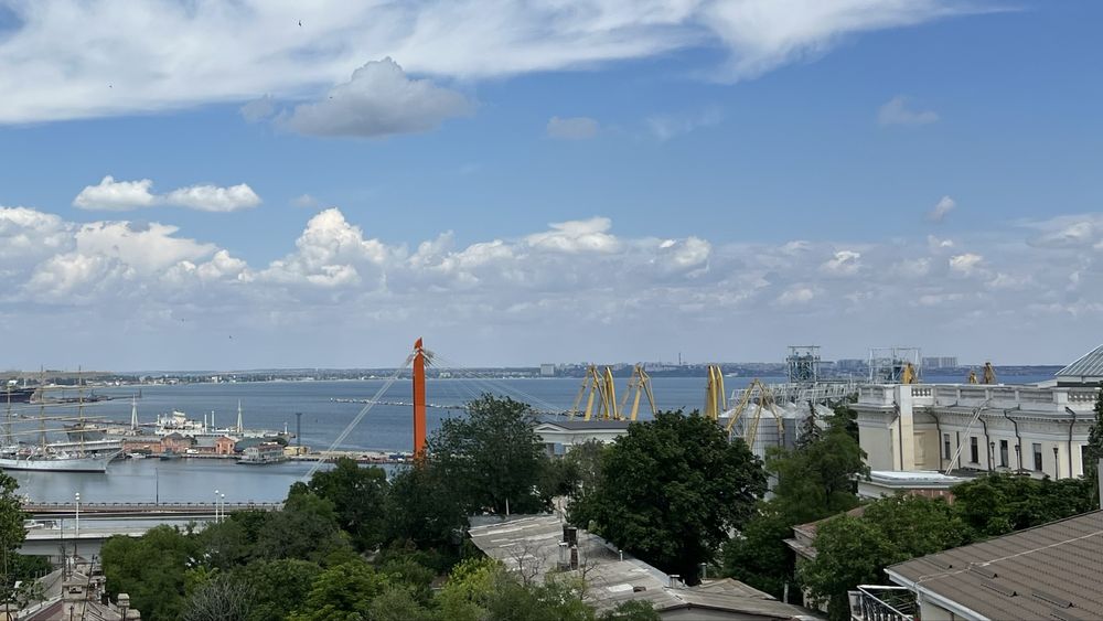Аренда квартиры  с двумя спальнями в центре. ЖК Шахнаме ,
