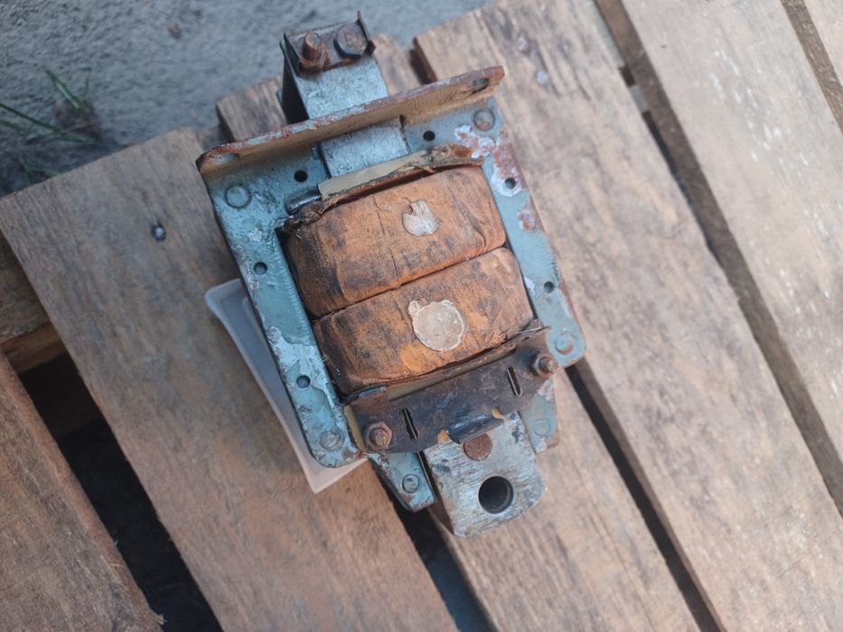 Магнит МИС 6200 220в