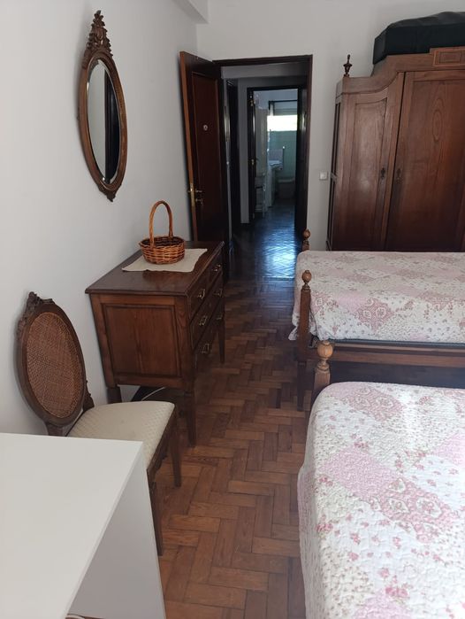 Alugo quarto em Braga