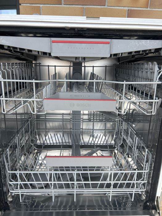 Máquina de lavar loiça Bosch SilencePlus Série 6 – Inox – Excelente estado