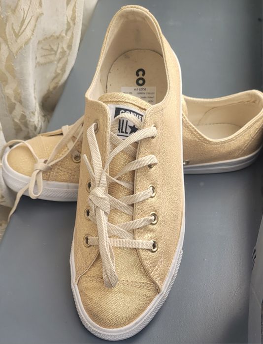 Converse жіночі кеди.