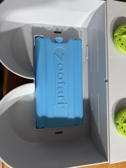 Dispensador de comida para cães e gatos