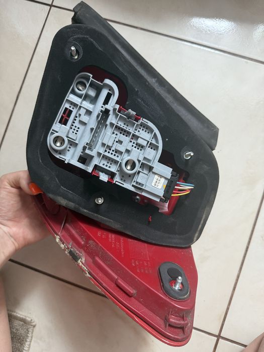 Prawa lampa mercedes w204 polift Led