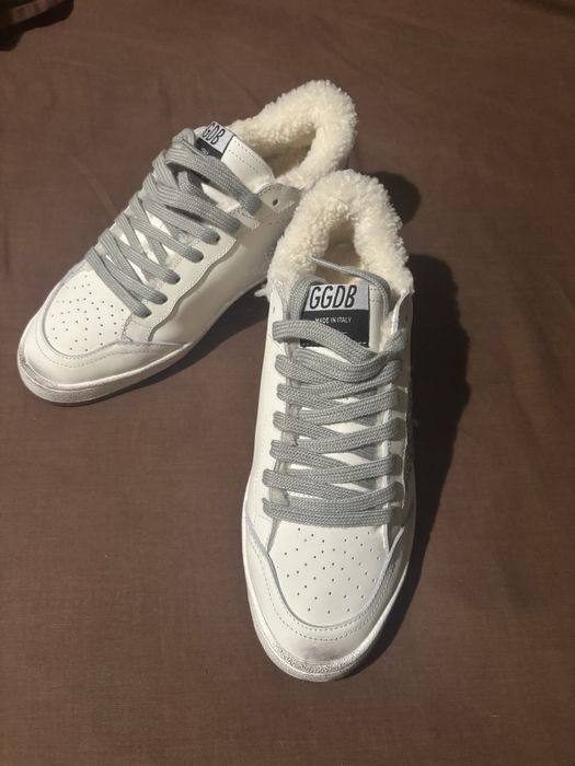 Продаю жіночі кеди з хутром голден гус