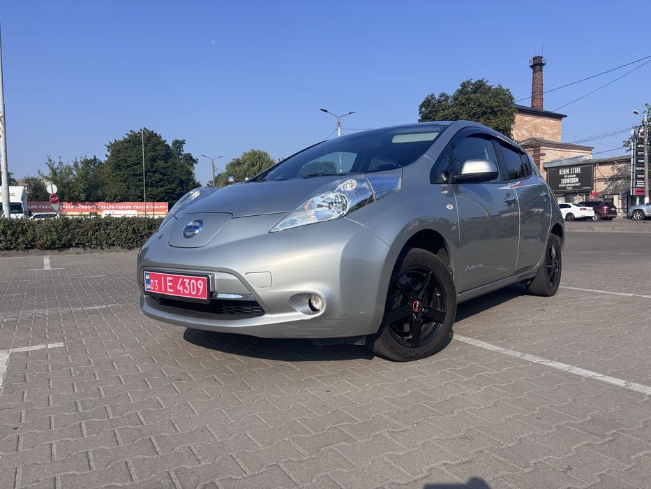 Nissan Leaf 2014p