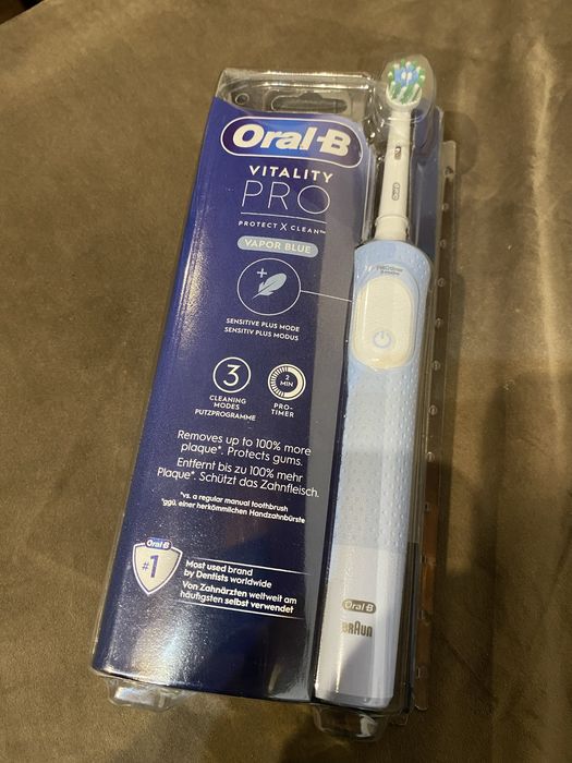 Escova eletrica Oral-B nova